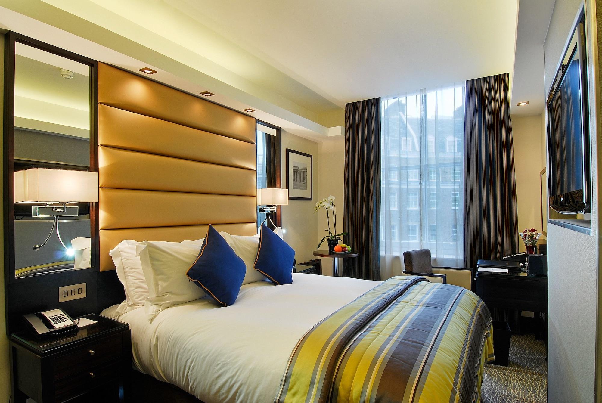 Park Grand Mayfair Londres Exterior foto A bedroom at the hotel