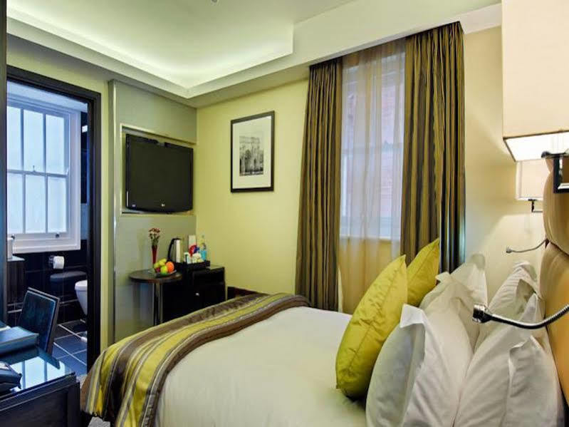 Park Grand Mayfair Londres Exterior foto A room at the hotel